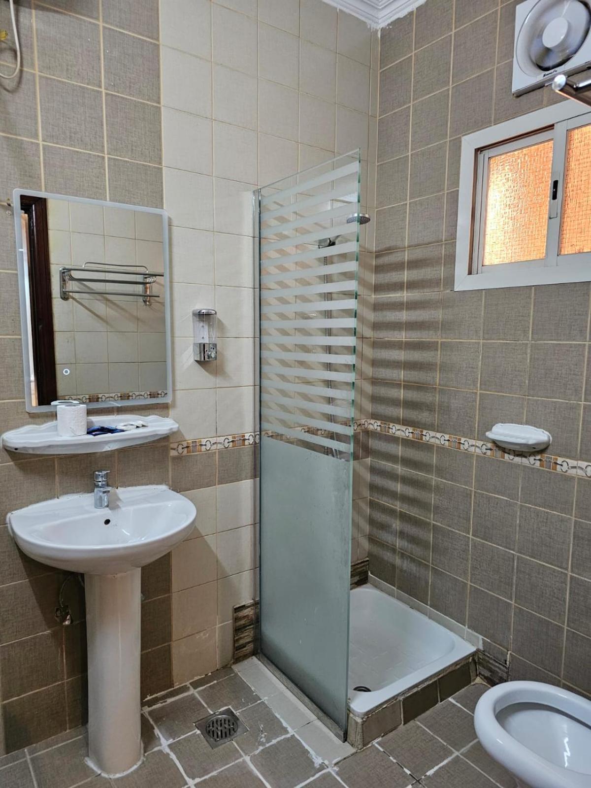 Zad Al Khaimah Hotel *